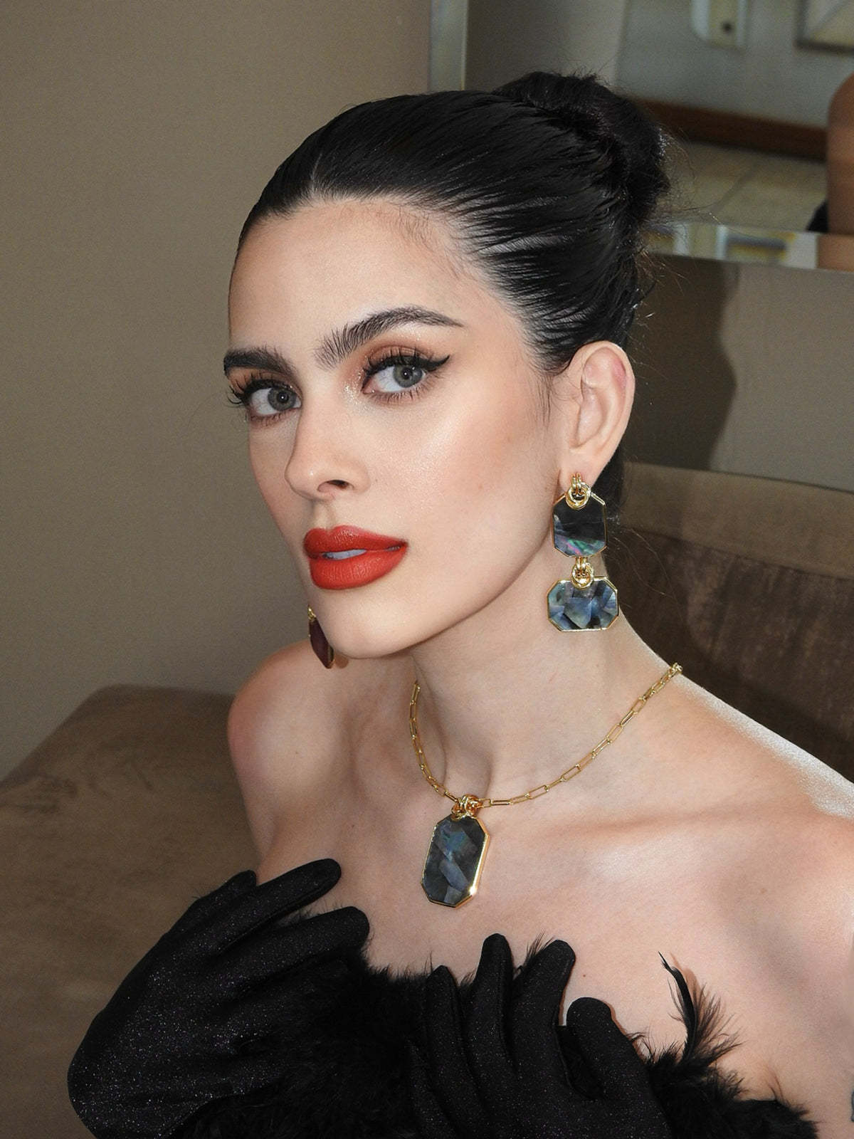 Icon Link Black Mother of Pearl Necklace