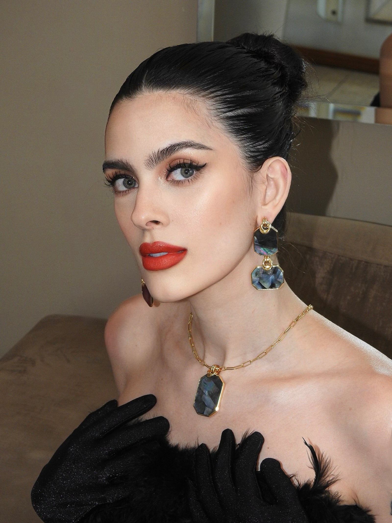 Icon Link Black Mother of Pearl Necklace