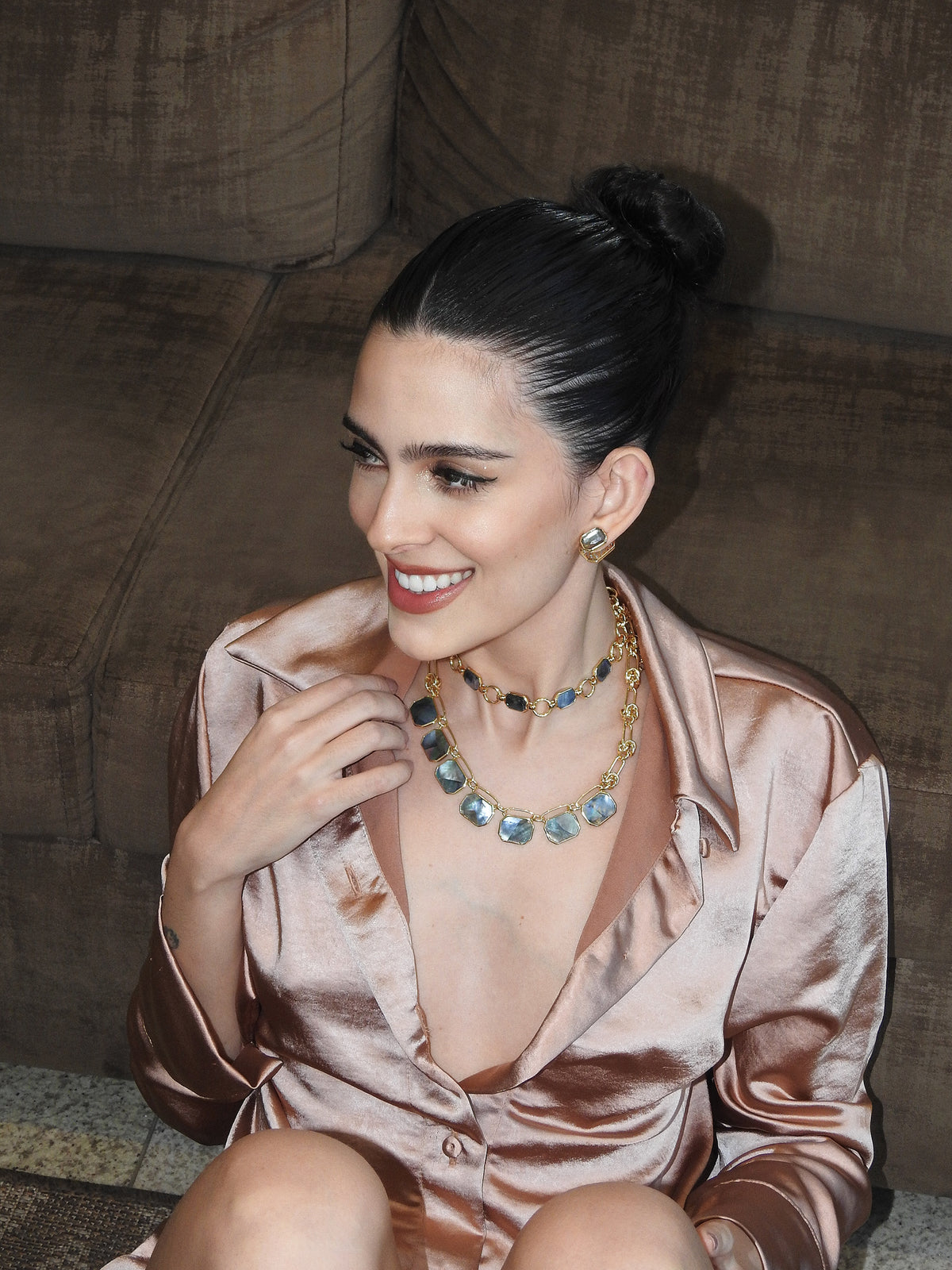 Icon Seven Stones Link Black Mother of Pearl Necklace