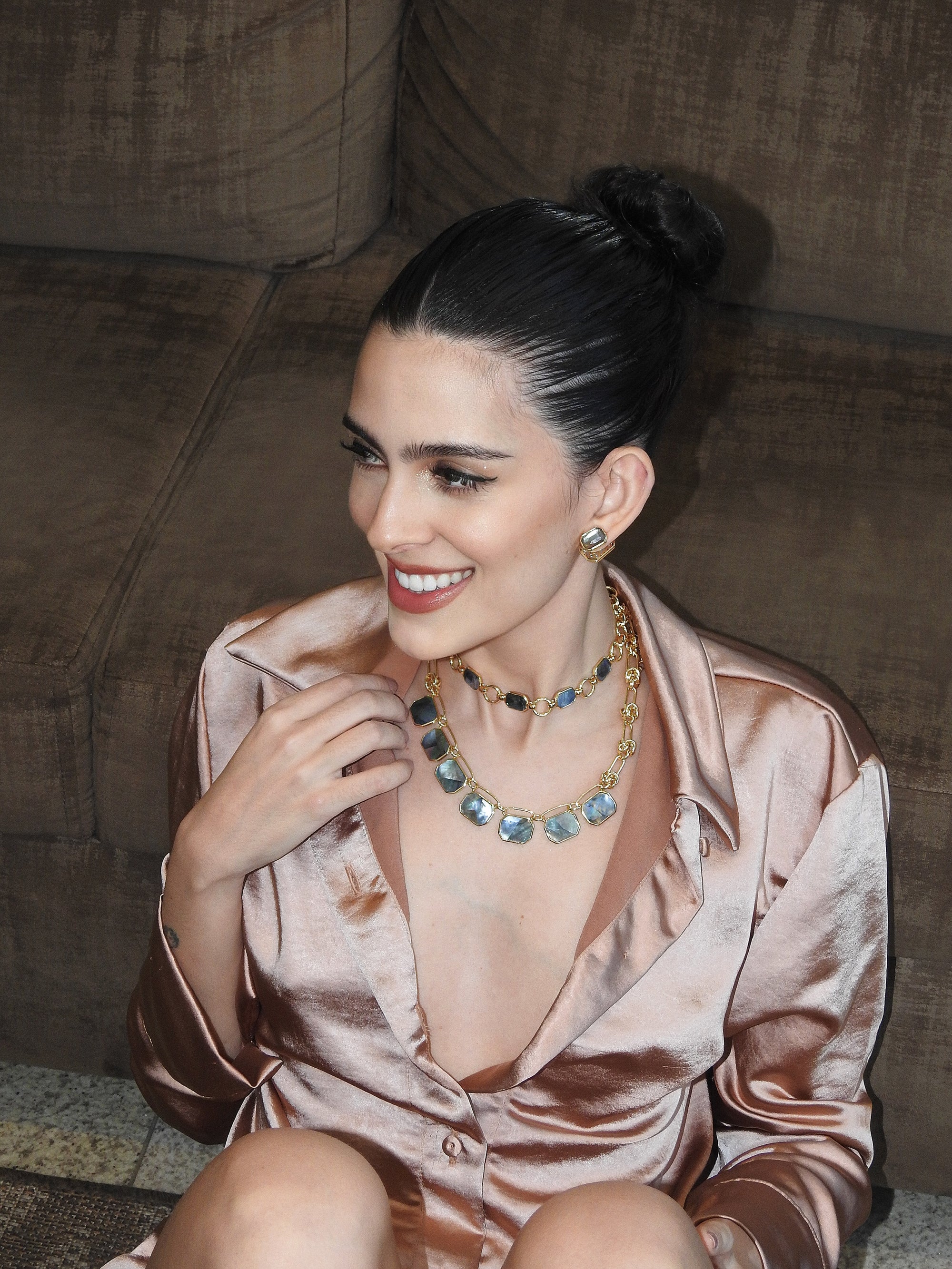 Icon Seven Stones Link Black Mother of Pearl Necklace