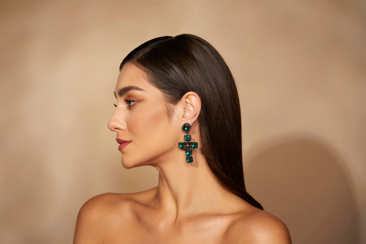 Divine Cross Earring Black Gold