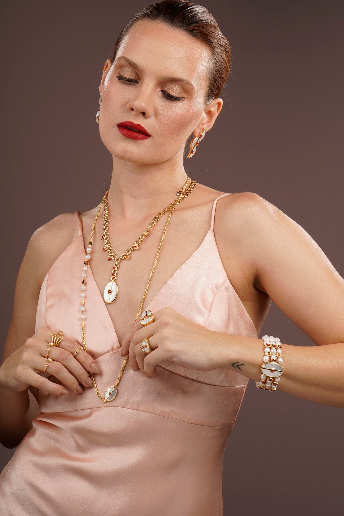 Mini Inspire Necklace White Mother of Pearl